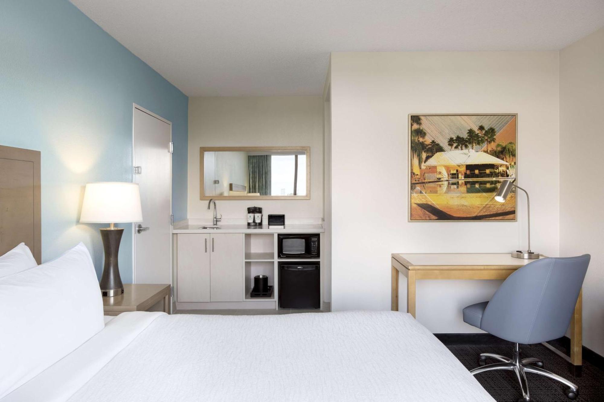 เอมบาสซีสวีท แทมปา แอร์พอร์ต เวสท์ชอร์ โฮเต็ล Hotel ภายนอก รูปภาพ