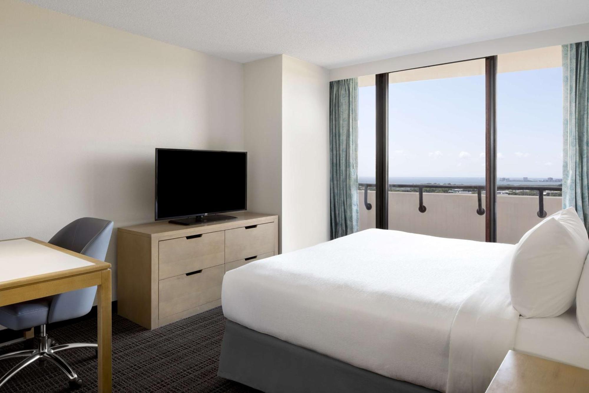 เอมบาสซีสวีท แทมปา แอร์พอร์ต เวสท์ชอร์ โฮเต็ล Hotel ภายนอก รูปภาพ