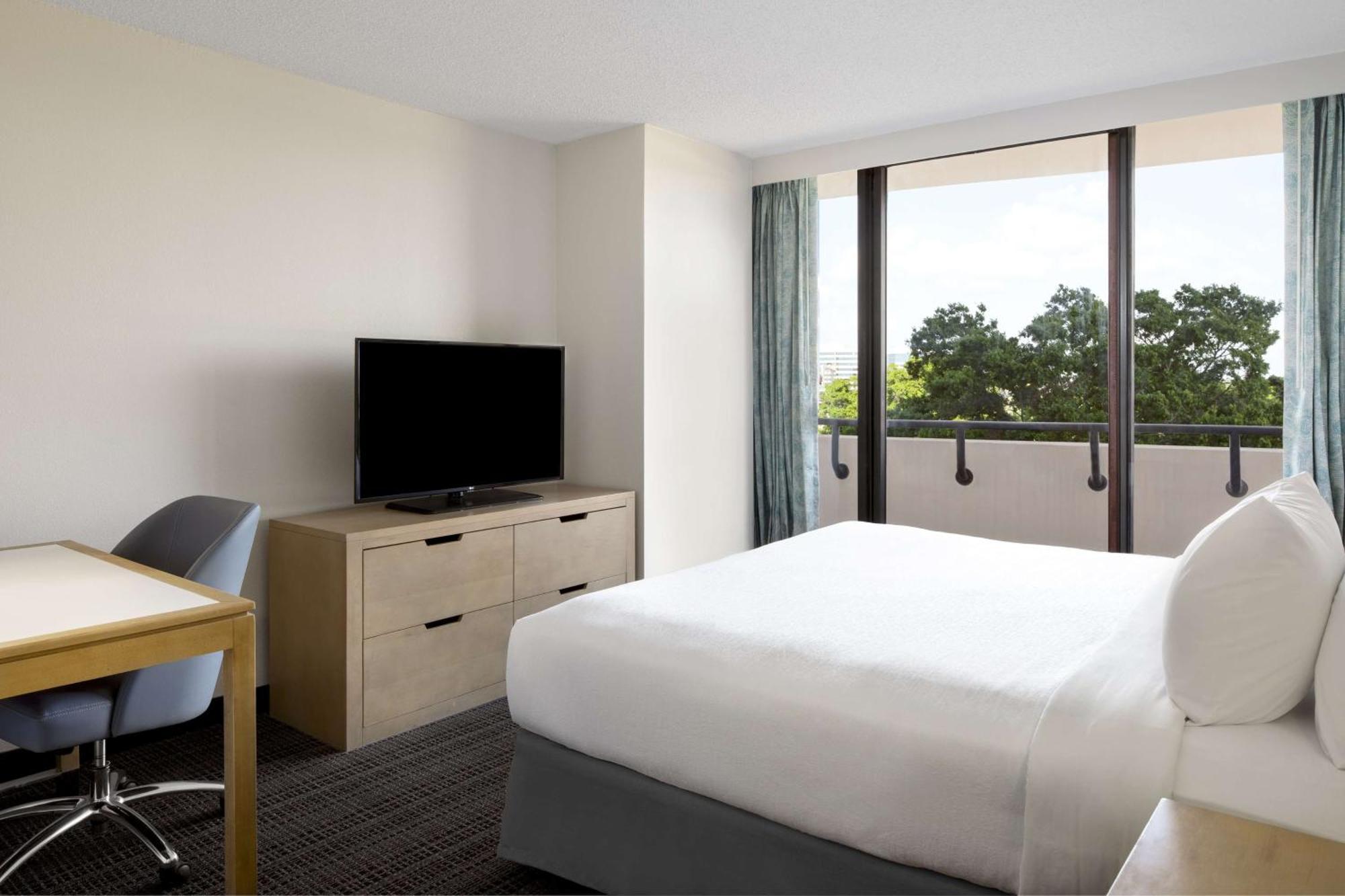 เอมบาสซีสวีท แทมปา แอร์พอร์ต เวสท์ชอร์ โฮเต็ล Hotel ภายนอก รูปภาพ